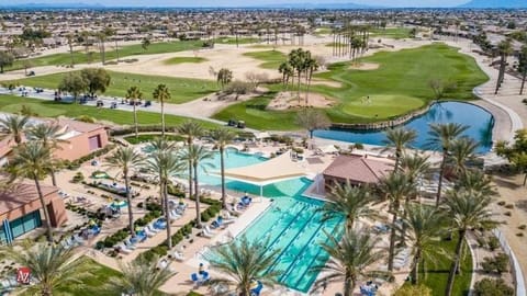Property building, Day, Bird's eye view, Swimming pool, Swimming pool, Location