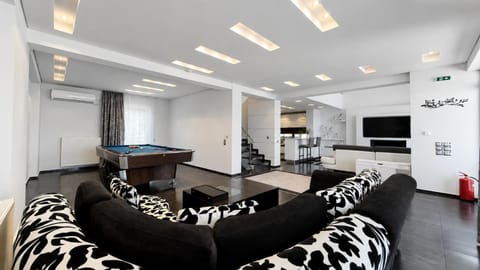 Billiard, TV and multimedia, Seating area