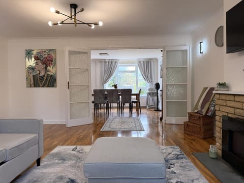 TV and multimedia, Living room, Seating area