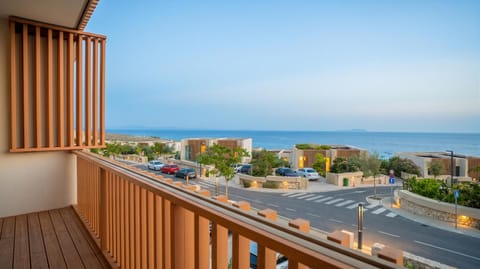 Property building, Day, Neighbourhood, Natural landscape, View (from property/room), Balcony/Terrace, Sea view, Location, Parking