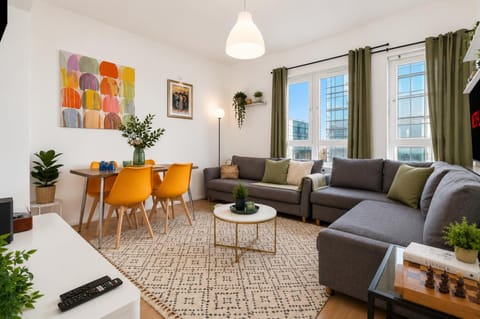TV and multimedia, View (from property/room), Living room, Dining area, City view, internet