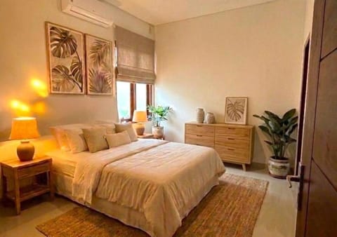 Bed, Bedroom, air conditioner