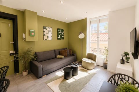 TV and multimedia, Seating area