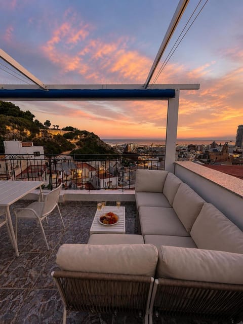 BBQ facilities, Balcony/Terrace, City view, Sea view, Quiet street view