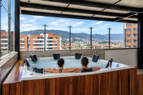 Hot Tub, Balcony/Terrace, Guests, City view
