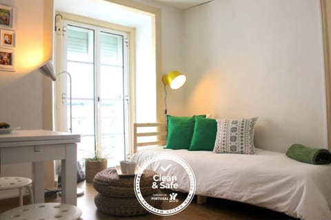Bed, Living room