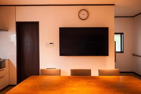 TV and multimedia, Dining area