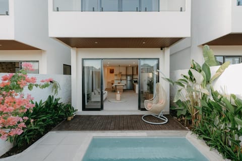 Property building, Swimming pool