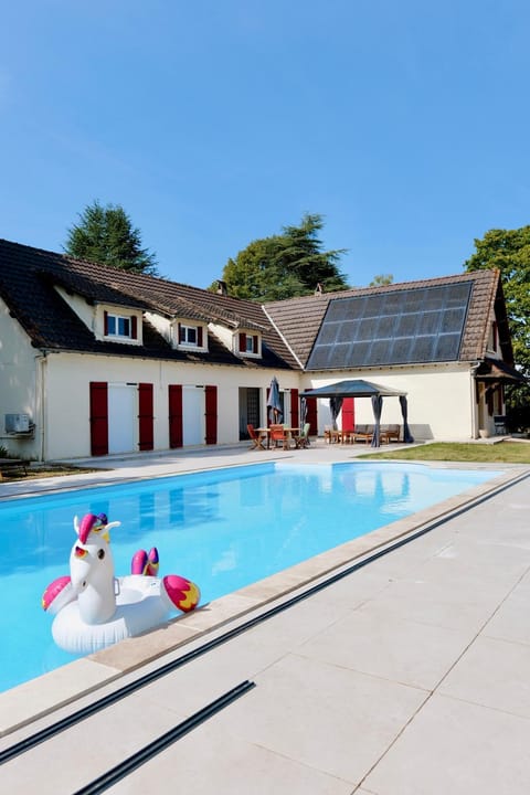 Day, Pool view, Swimming pool, sunbed
