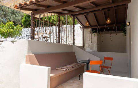 Patio, Day, Seating area