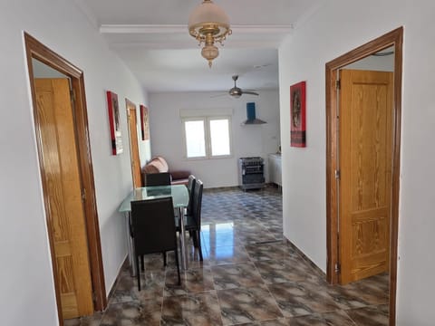 TV and multimedia, Living room, Seating area, Dining area