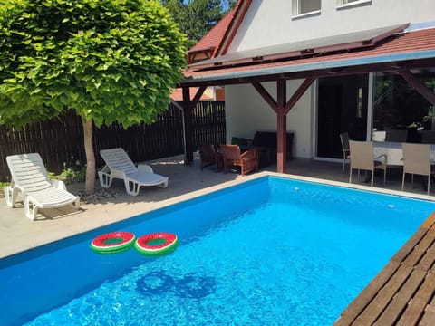 Summer, Swimming pool, sunbed