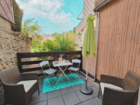 Patio, Day, Balcony/Terrace, Balcony/Terrace, Dining area
