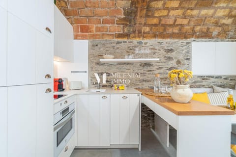 Kitchen or kitchenette, dishwasher