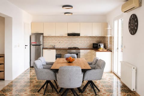Kitchen or kitchenette, Food