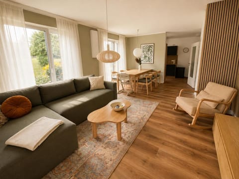 Living room, Dining area, Facility for disabled guests