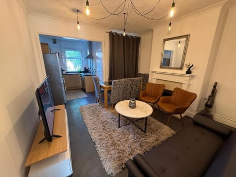 TV and multimedia, Living room, Seating area, heating