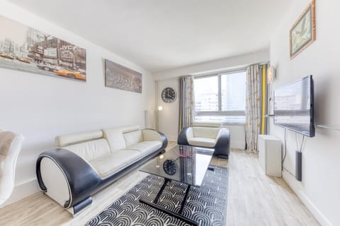 Communal lounge/ TV room, TV and multimedia, Living room, Seating area