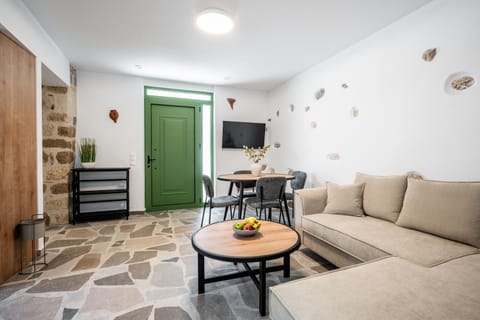 TV and multimedia, Living room, Dining area