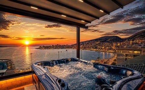 Nearby landmark, View (from property/room), Balcony/Terrace, Seating area, Sea view, Sunrise, Sunset