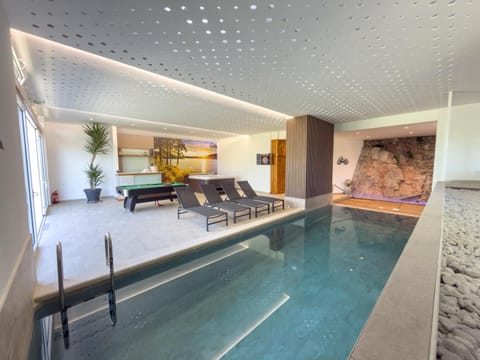 Pool view, Swimming pool, sunbed