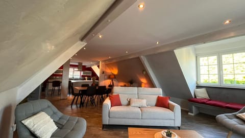 Living room, Dining area