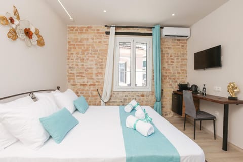 Bedroom, air conditioner