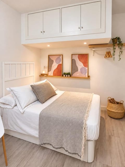 Bed, Bedroom, wardrobe