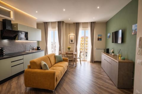 TV and multimedia, Kitchen or kitchenette, Living room