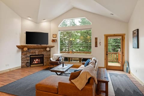TV and multimedia, Balcony/Terrace, Living room, Seating area