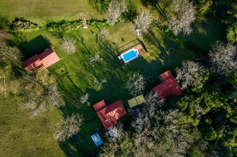 Property building, Natural landscape, Bird's eye view, Garden, Garden view, Swimming pool