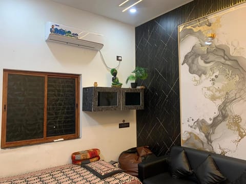 TV and multimedia, air conditioner