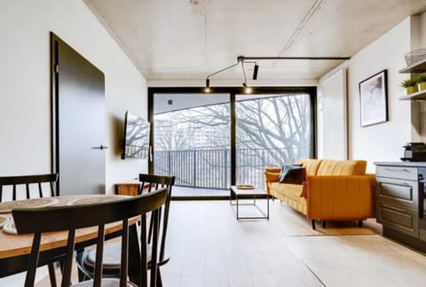 Property building, Restaurant/places to eat, Breakfast