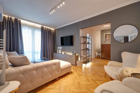 Communal lounge/ TV room, TV and multimedia, Living room, Photo of the whole room, Seating area, Evening entertainment