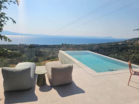 Pool view, Sea view