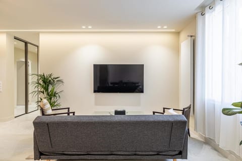Communal lounge/ TV room, TV and multimedia, Living room, Seating area