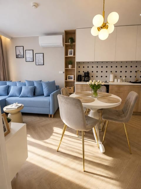 Dining area, kitchen