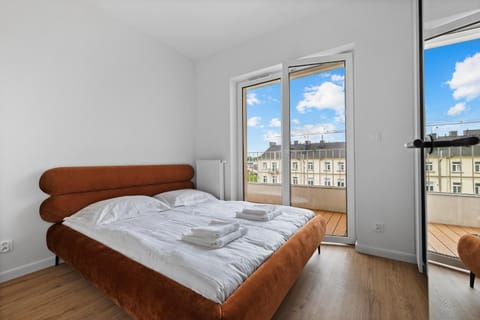 Bed, View (from property/room), Balcony/Terrace, Photo of the whole room, Bedroom, towels