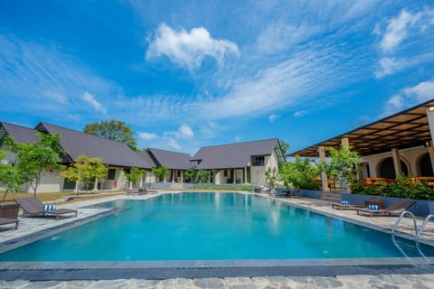 Property building, Swimming pool