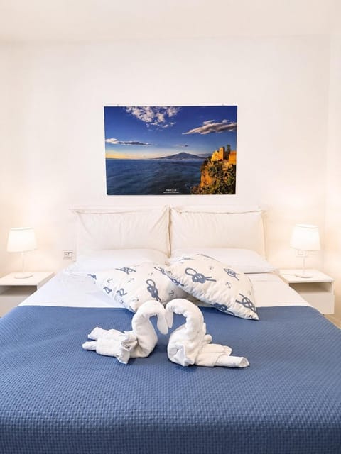 Bed, Photo of the whole room, Bedroom, Facility for disabled guests, towels