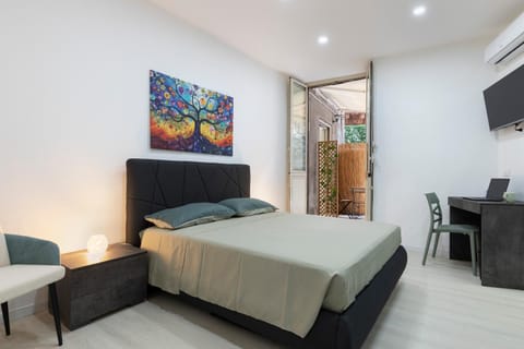 Photo of the whole room, Seating area, Bedroom