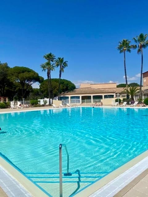 Pool view, Swimming pool, Swimming pool, sunbed