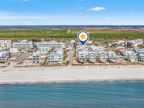 Day, Neighbourhood, Natural landscape, Bird's eye view, Beach, City view, Sea view