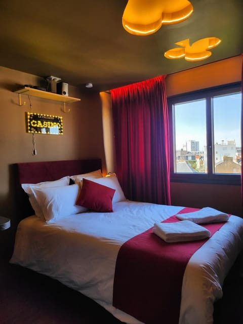 Bed, Bedroom