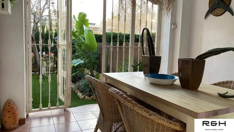 Garden, Balcony/Terrace