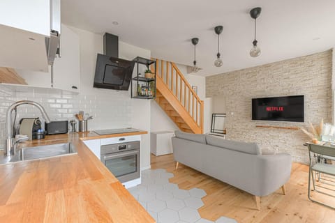 Kitchen or kitchenette, oven, stove