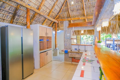 Kitchen or kitchenette, Kitchen or kitchenette, oven
