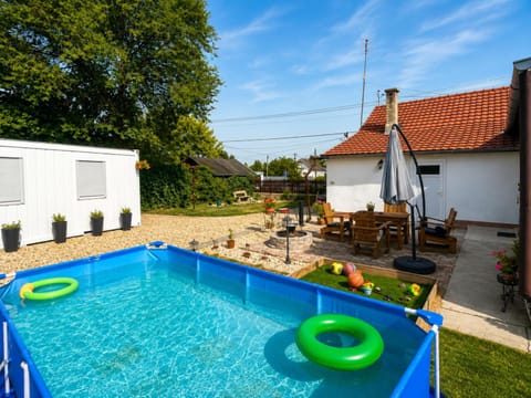 Garden, Swimming pool