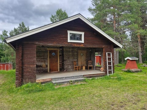 Property building, Garden, Balcony/Terrace