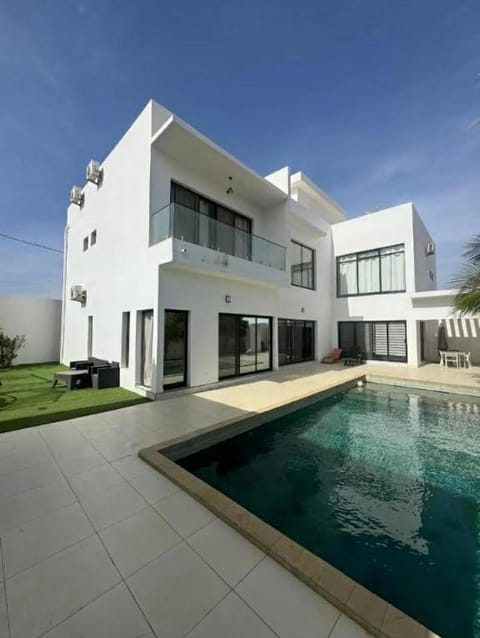 Property building, Pool view, Swimming pool